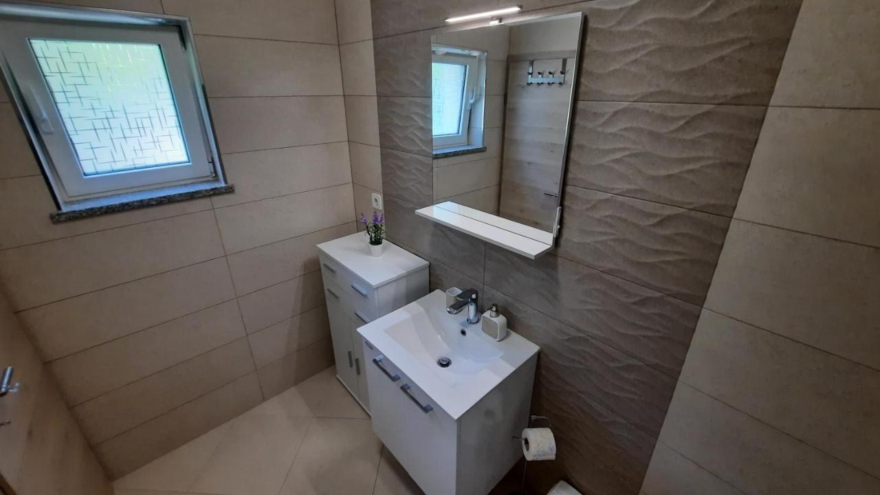 Apartman Ela Donji Rukavac Eksteriør billede